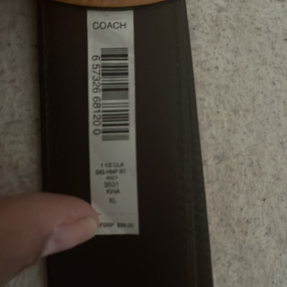 Cute authentic belt too match your coach ensemble - Picture 2 of 6